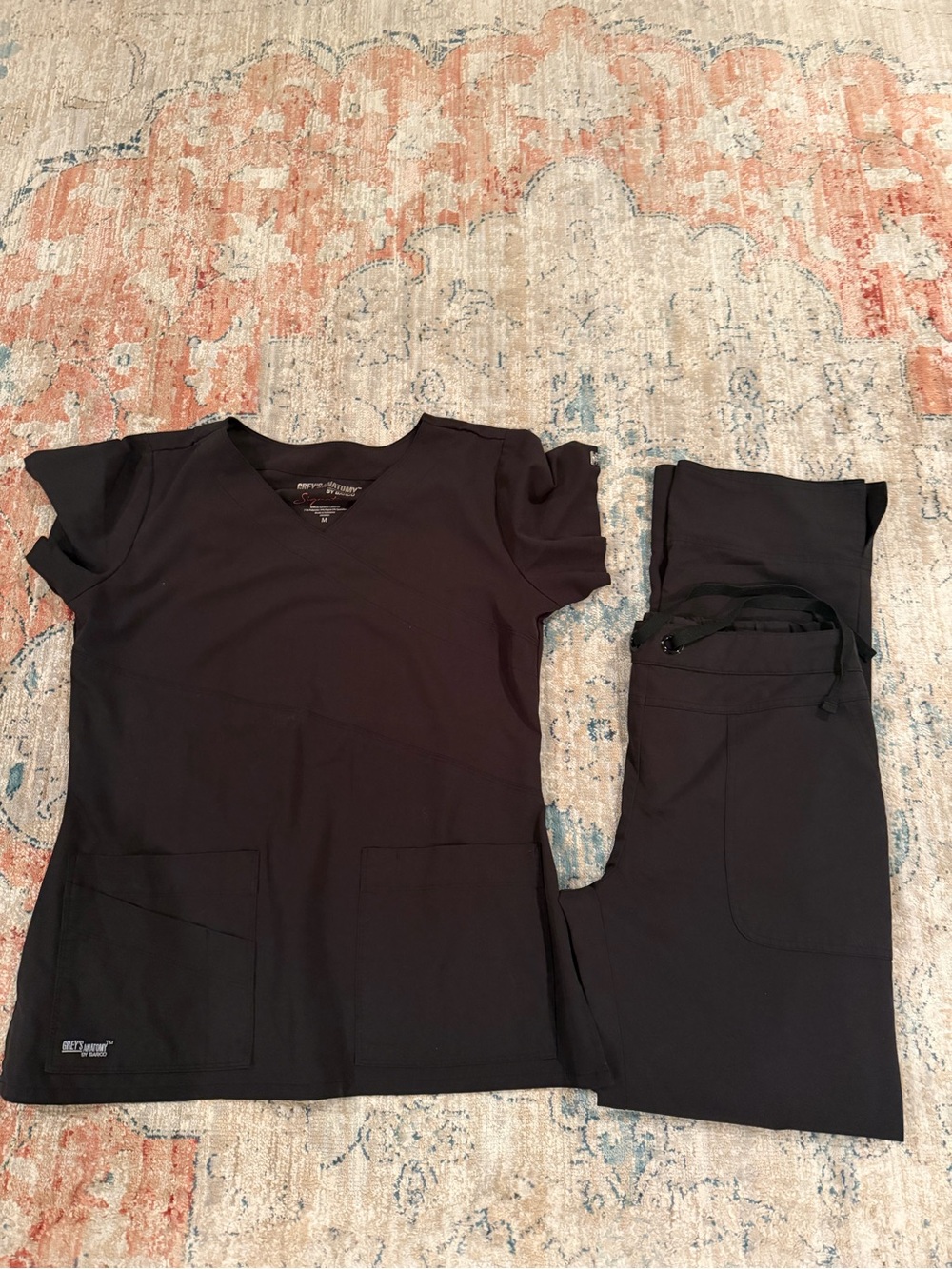 Grey's Anatomy Women's Black Scrub Top & Jogger Pants